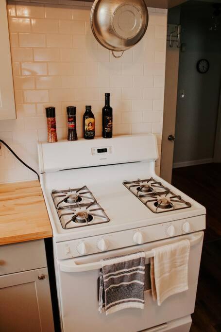 Cozy House Near Lake Erie, 10 Minutes To Downtown. Cleveland Ngoại thất bức ảnh