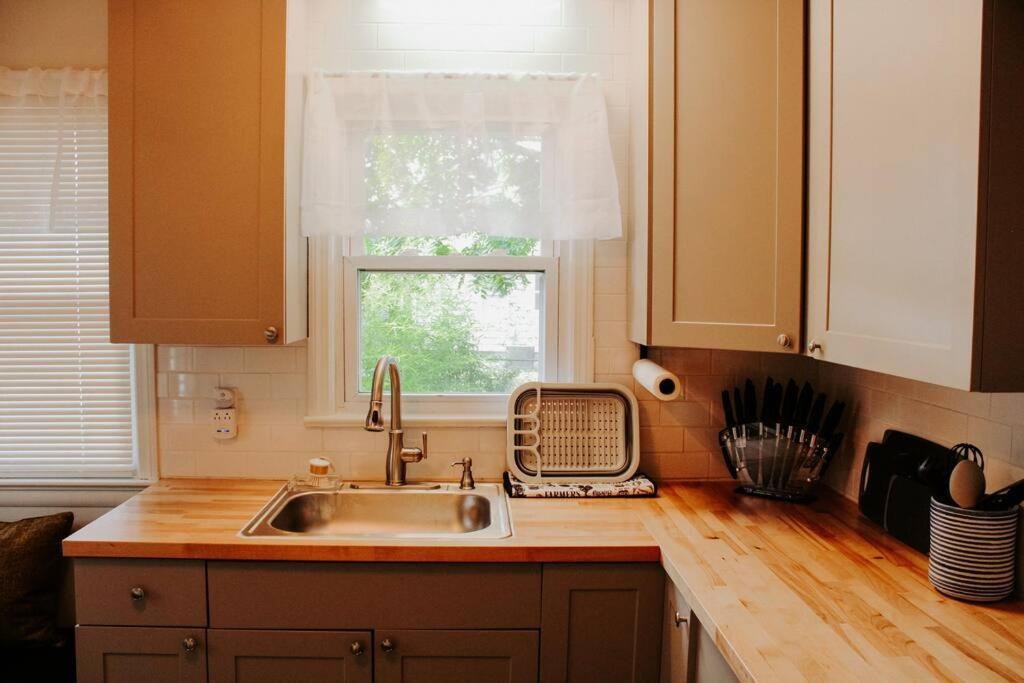Cozy House Near Lake Erie, 10 Minutes To Downtown. Cleveland Ngoại thất bức ảnh